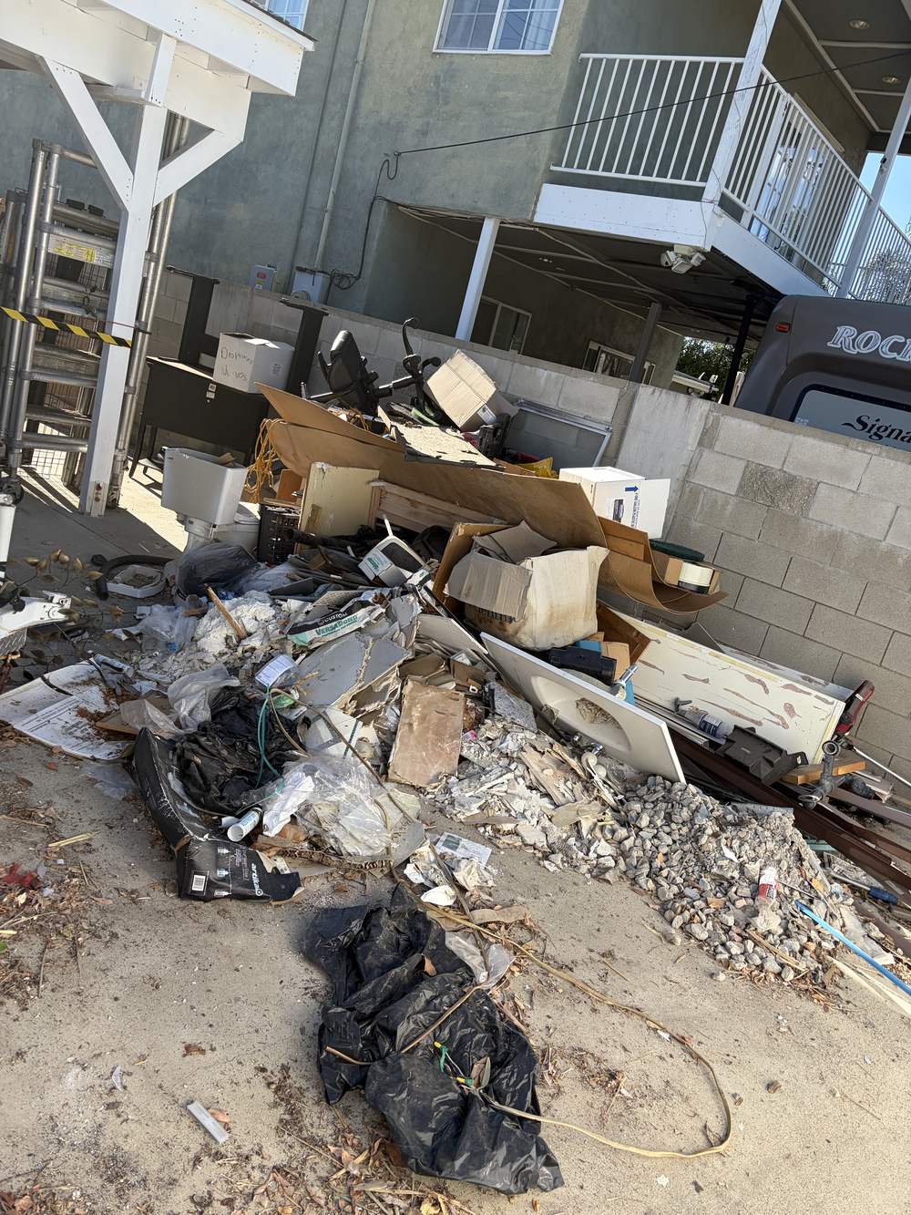 Junk Removal North Hollywood trailer on a job